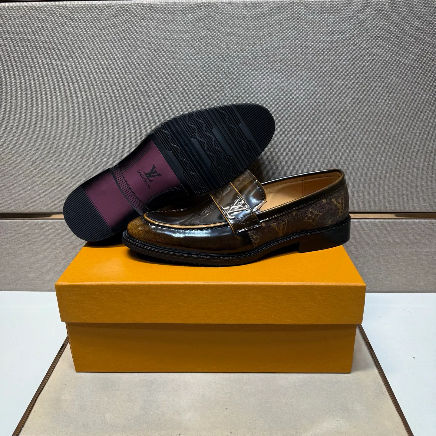 Men's men's shoes 💰pp462【LV～】Men's casual leather shoes 2025z cabinet sales simultaneously 🔶Size: 39-44#️⃣ 🔷2 colors🔜The upper is made of multi-material splicing➕Cow leather lining, comfortable and breathable, sole: original comfortable and wear-resistant outsole, ⚠️real thing📱photographed🎬real thing is better📢📢📢
